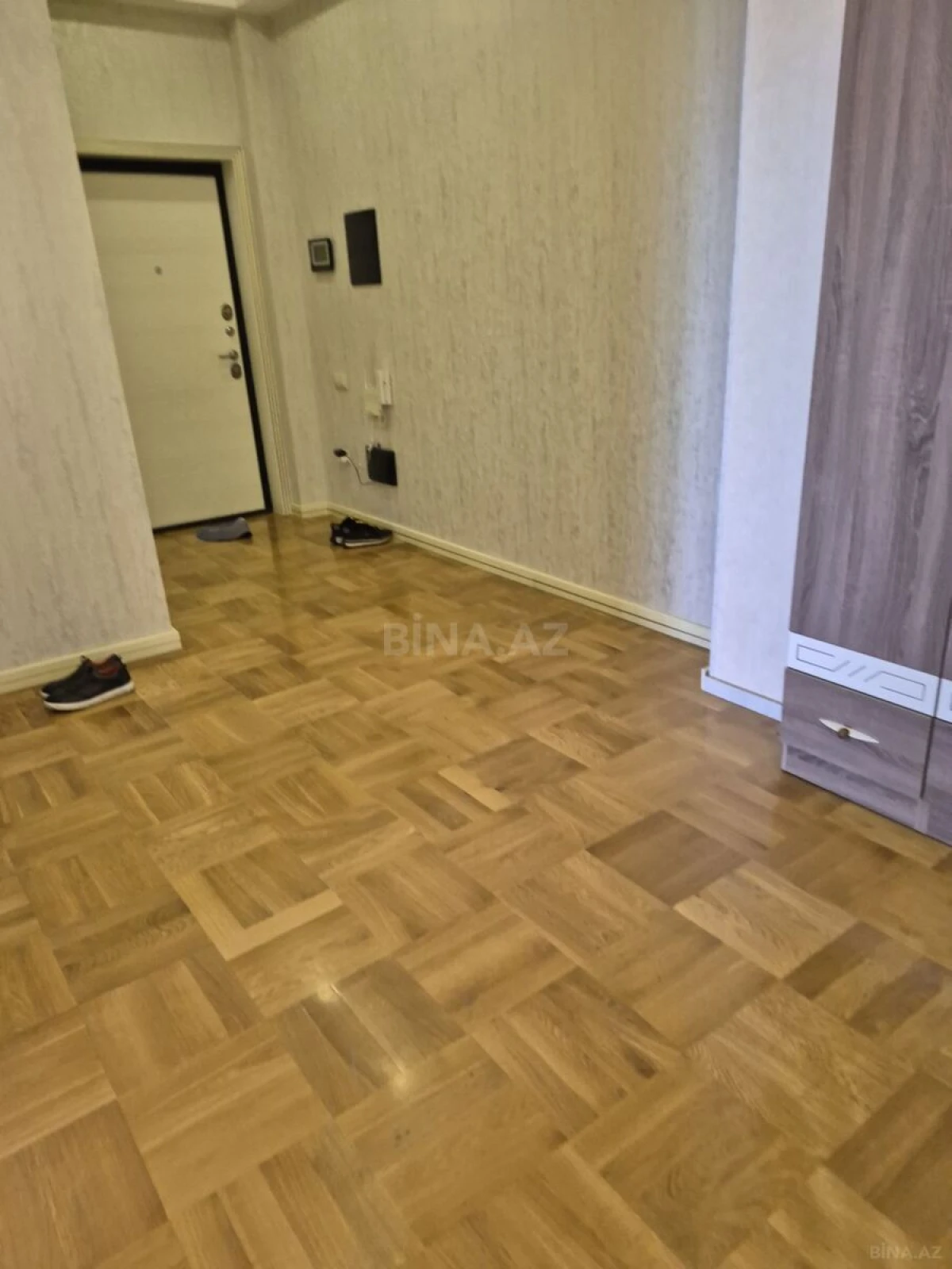 Kirayə verilir 2 otaqlı mənzil 90 m²