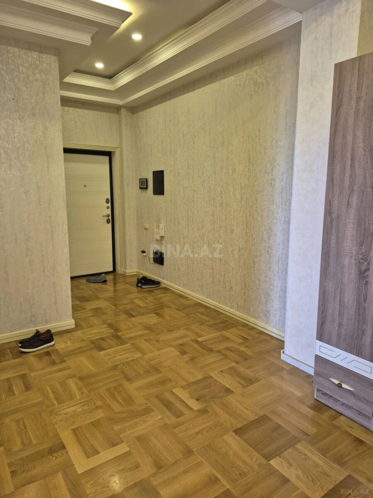 Kirayə verilir 2 otaqlı mənzil 90 m²
