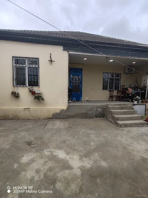 Satılır 4 otaqlı həyət evi 140 m²