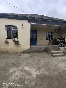 Satılır 4 otaqlı həyət evi 140 m²
