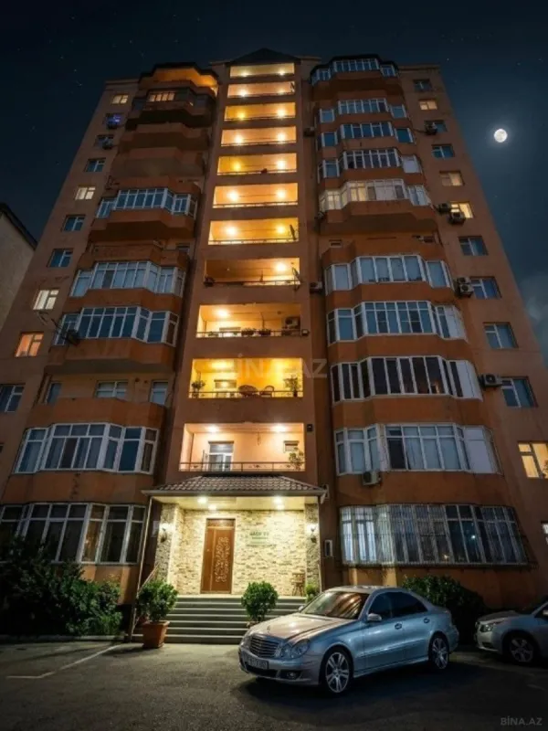 Satılır 2 otaqlı mənzil 104 m²