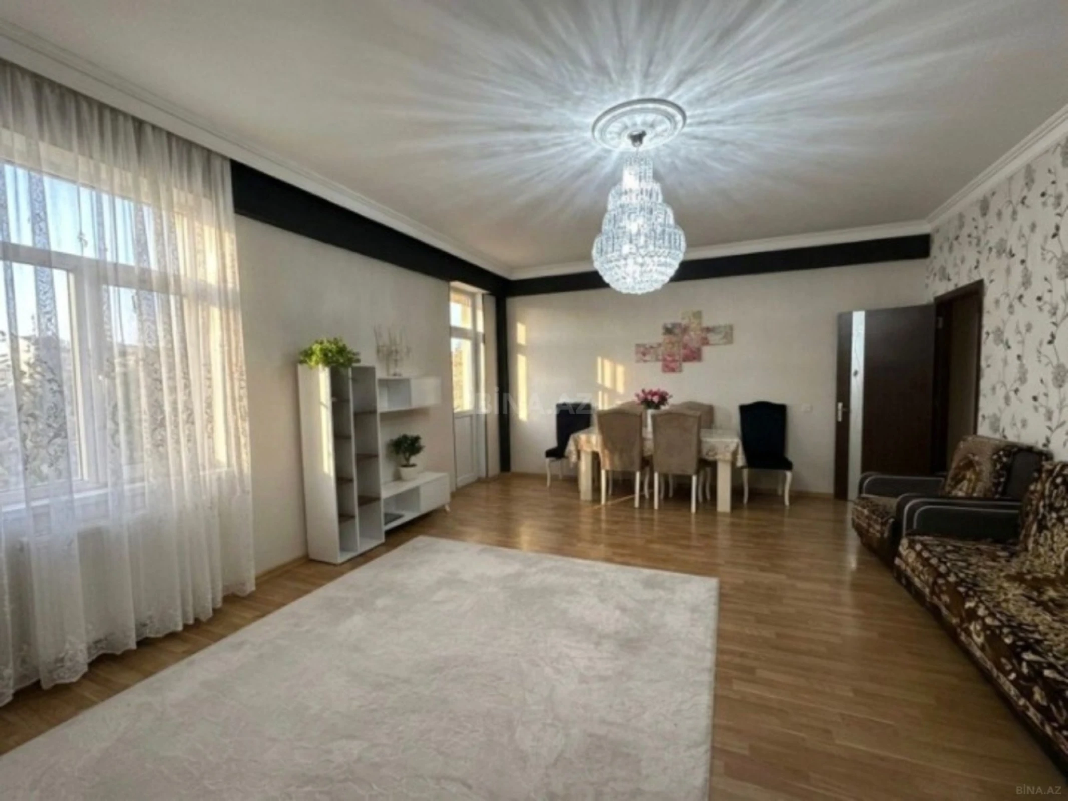 Satılır 2 otaqlı mənzil 104 m²