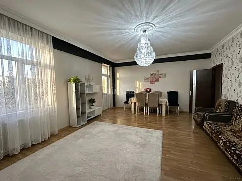 Satılır 2 otaqlı mənzil 104 m² — Bakı, İnşaatçılar 2 otaq 104.00 m²