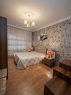 Satılır 2 otaqlı mənzil 104 m²
