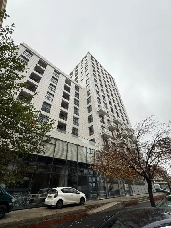 Satılır 4 otaqlı mənzil 149.5 m²