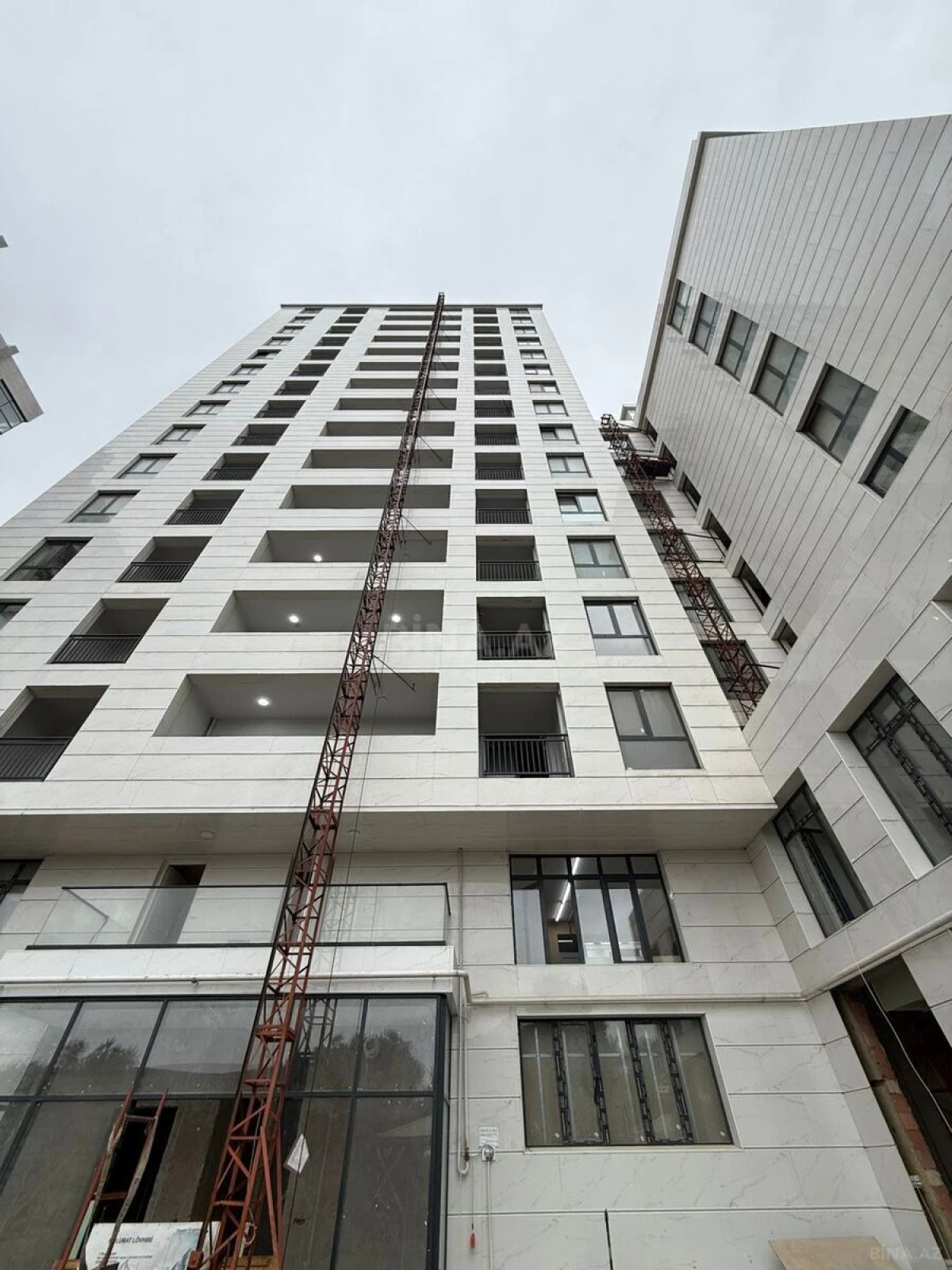 Satılır 4 otaqlı mənzil 149.5 m²