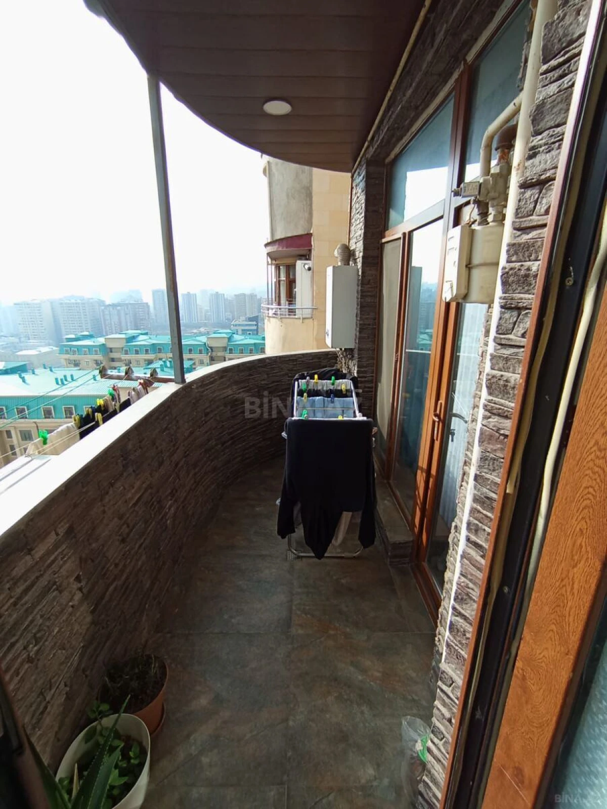 Satılır 4 otaqlı mənzil 160 m²