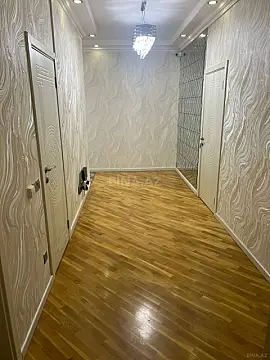 Satılır 4 otaqlı mənzil 160 m²