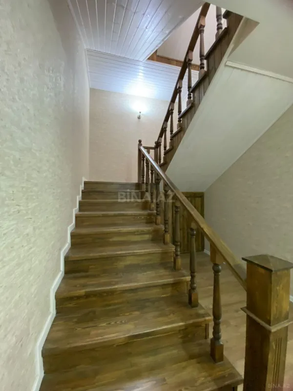 Satılır 5 otaqlı həyət evi 280 m²