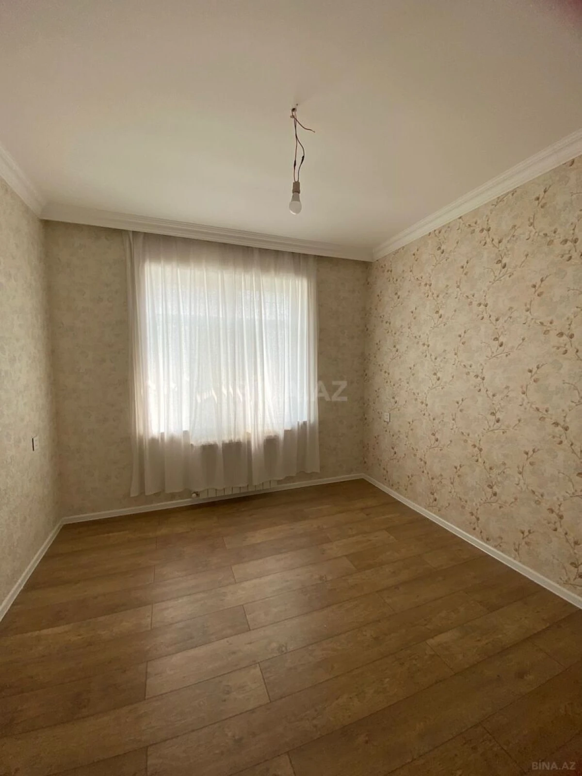 Satılır 5 otaqlı həyət evi 280 m²
