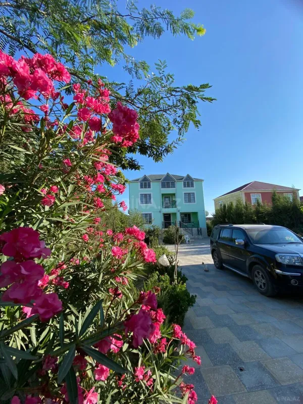 Satılır 5 otaqlı həyət evi 280 m²