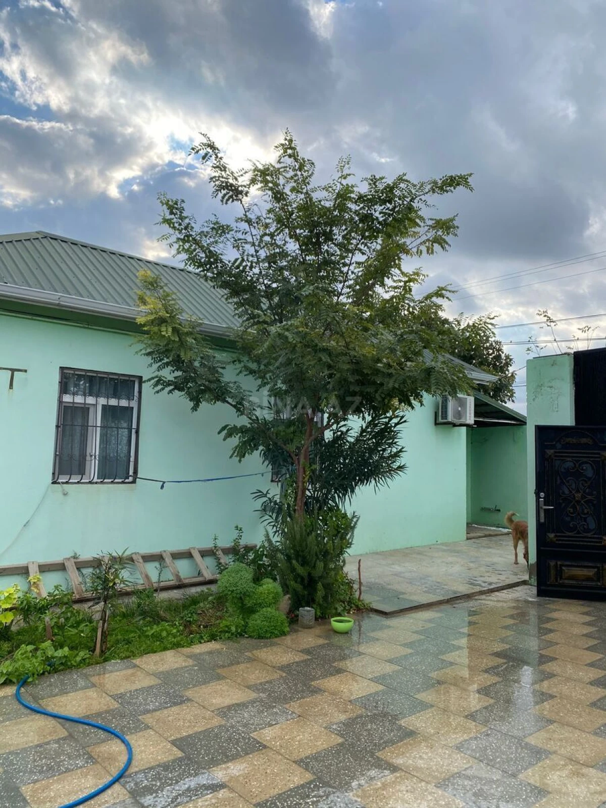Satılır 5 otaqlı həyət evi 280 m²