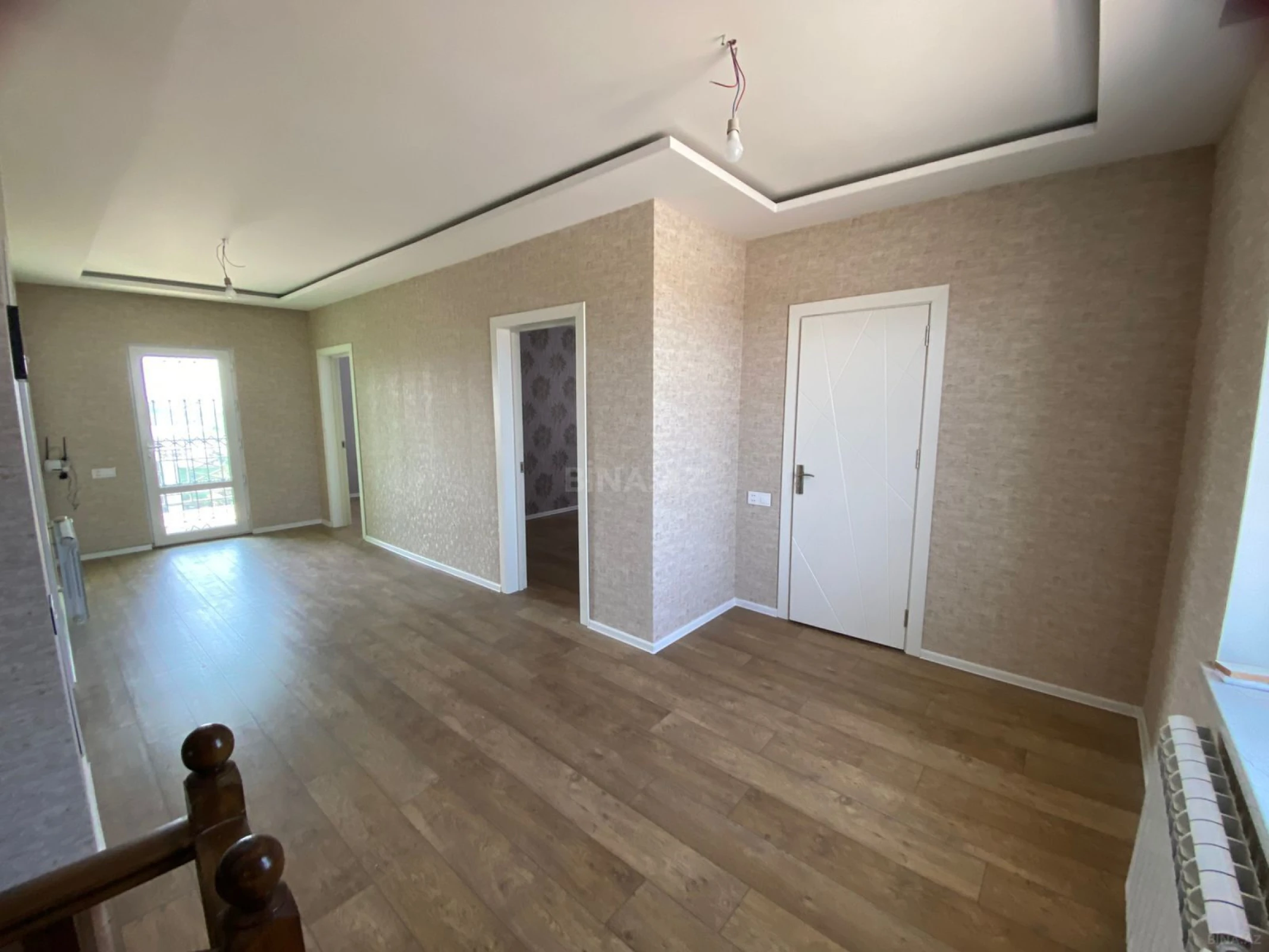 Satılır 5 otaqlı həyət evi 280 m²