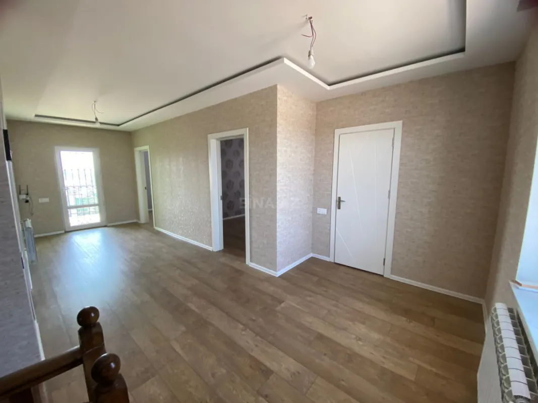 Satılır 5 otaqlı həyət evi 280 m²
