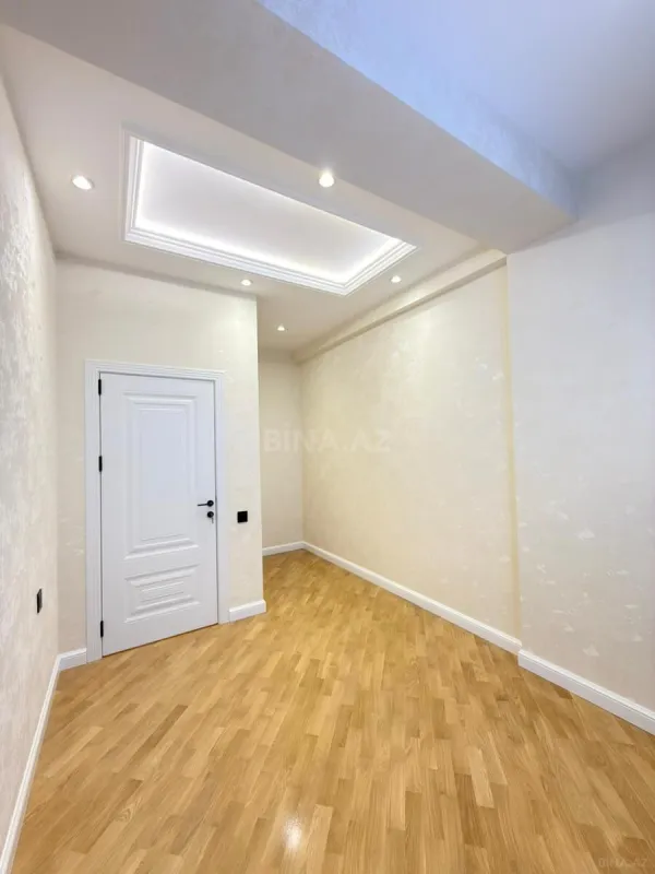 Satılır 3 otaqlı mənzil 105 m²