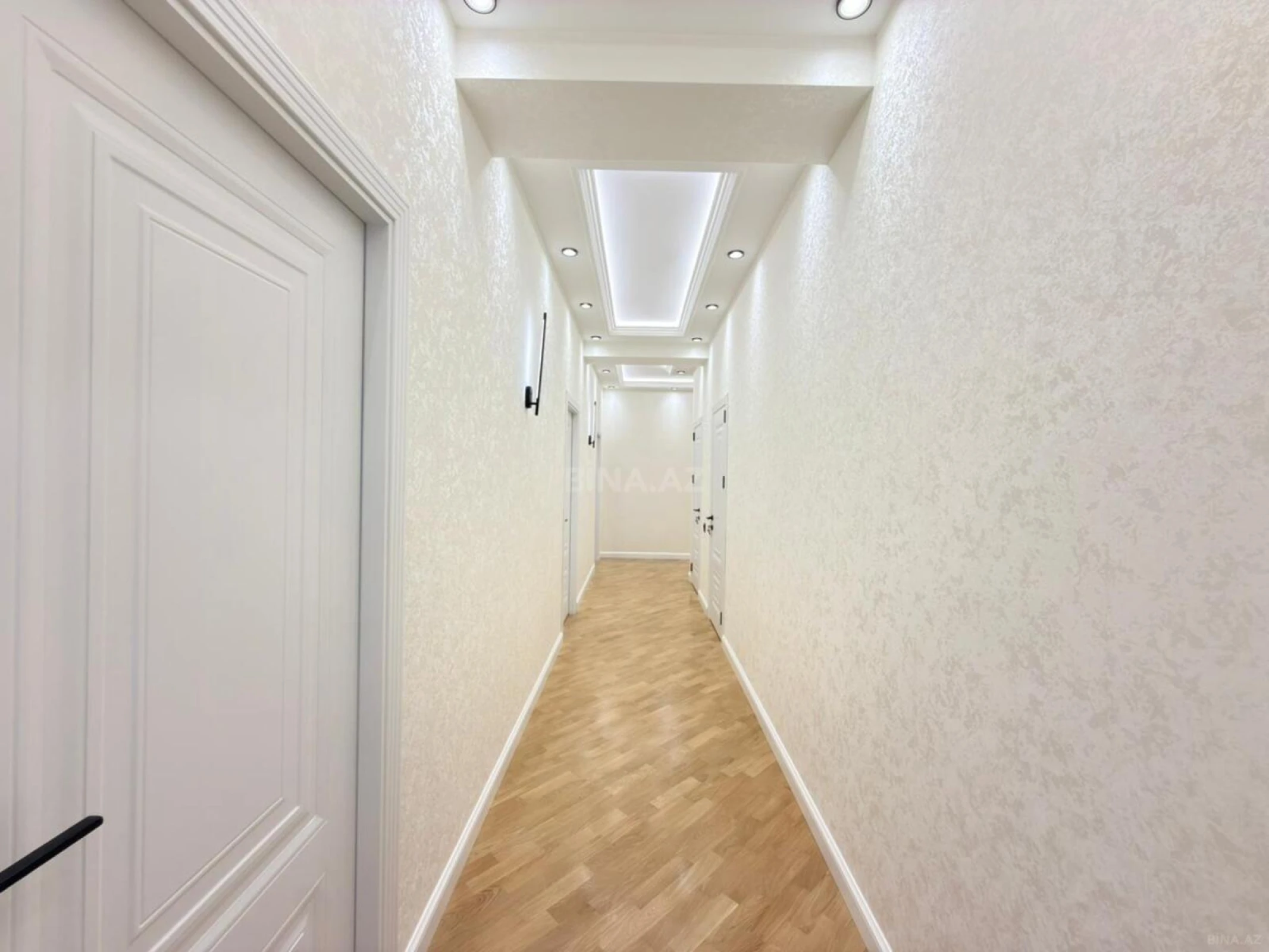 Satılır 3 otaqlı mənzil 105 m²