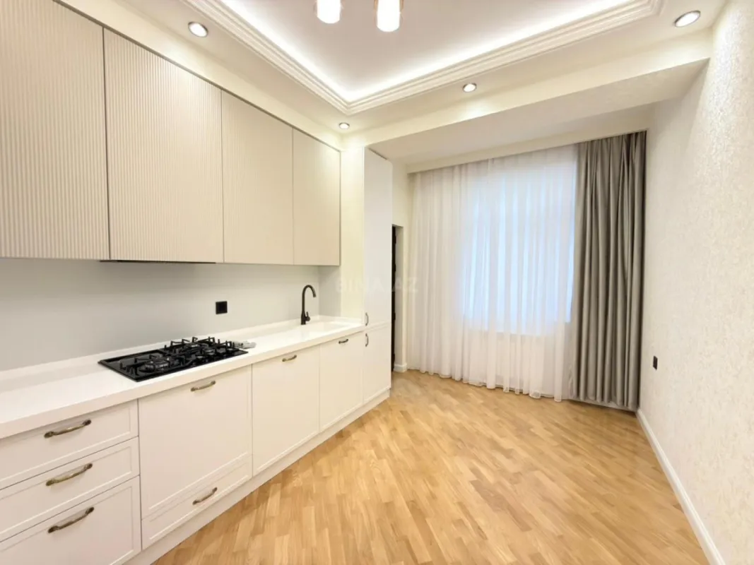 Satılır 3 otaqlı mənzil 105 m²
