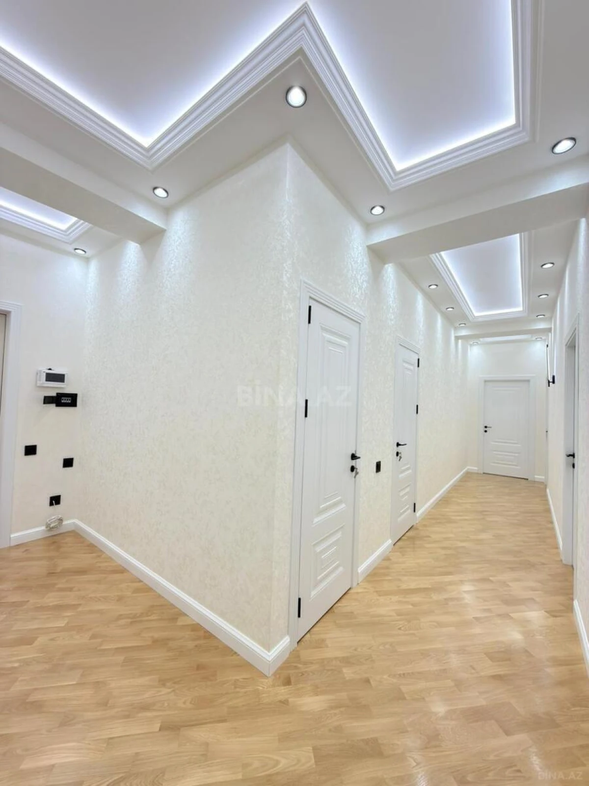 Satılır 3 otaqlı mənzil 105 m²