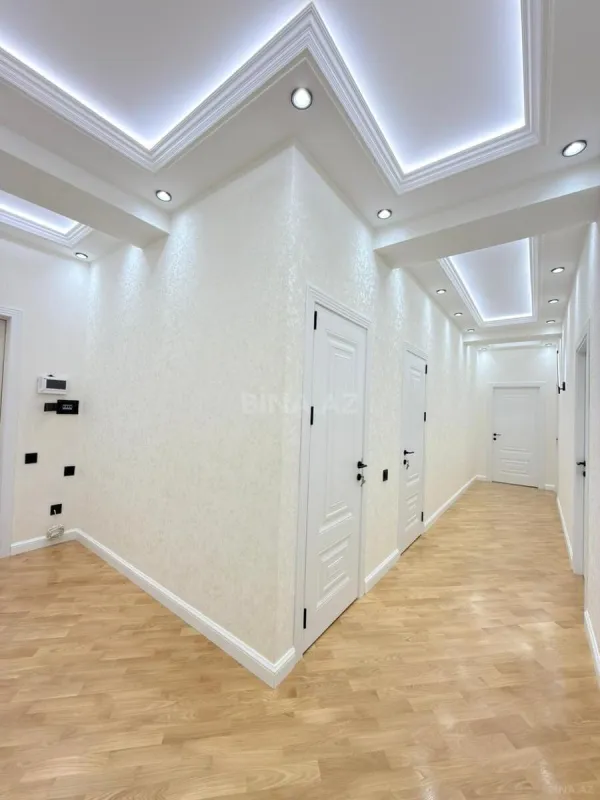 Satılır 3 otaqlı mənzil 105 m²