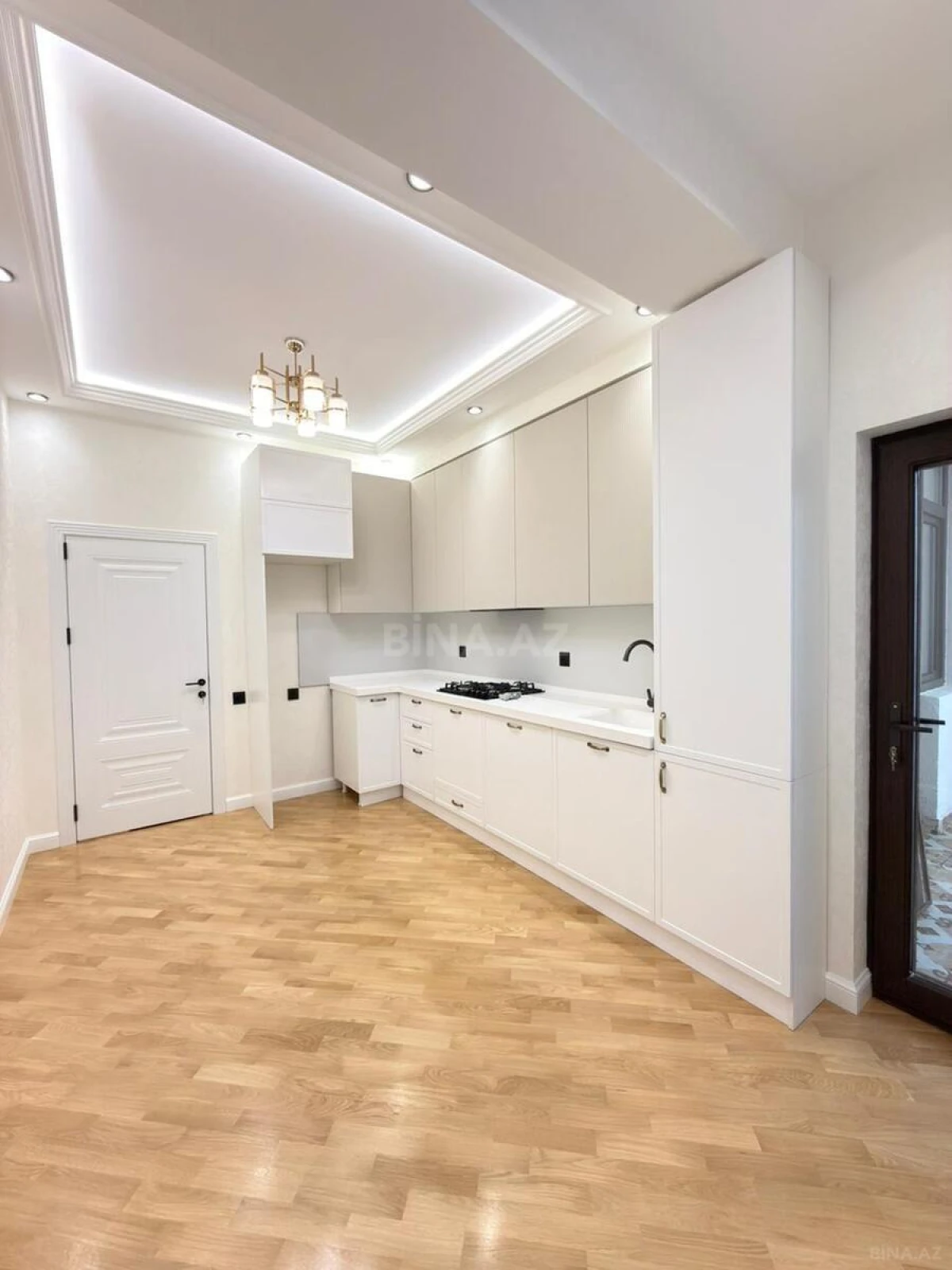 Satılır 3 otaqlı mənzil 105 m²