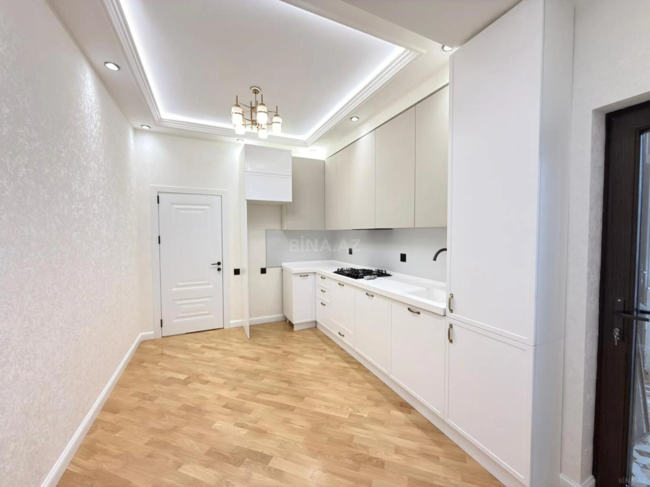 Satılır 3 otaqlı mənzil 105 m²