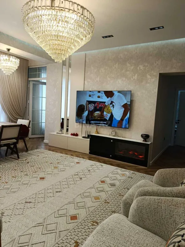 Satılır 3 otaqlı mənzil 120 m²