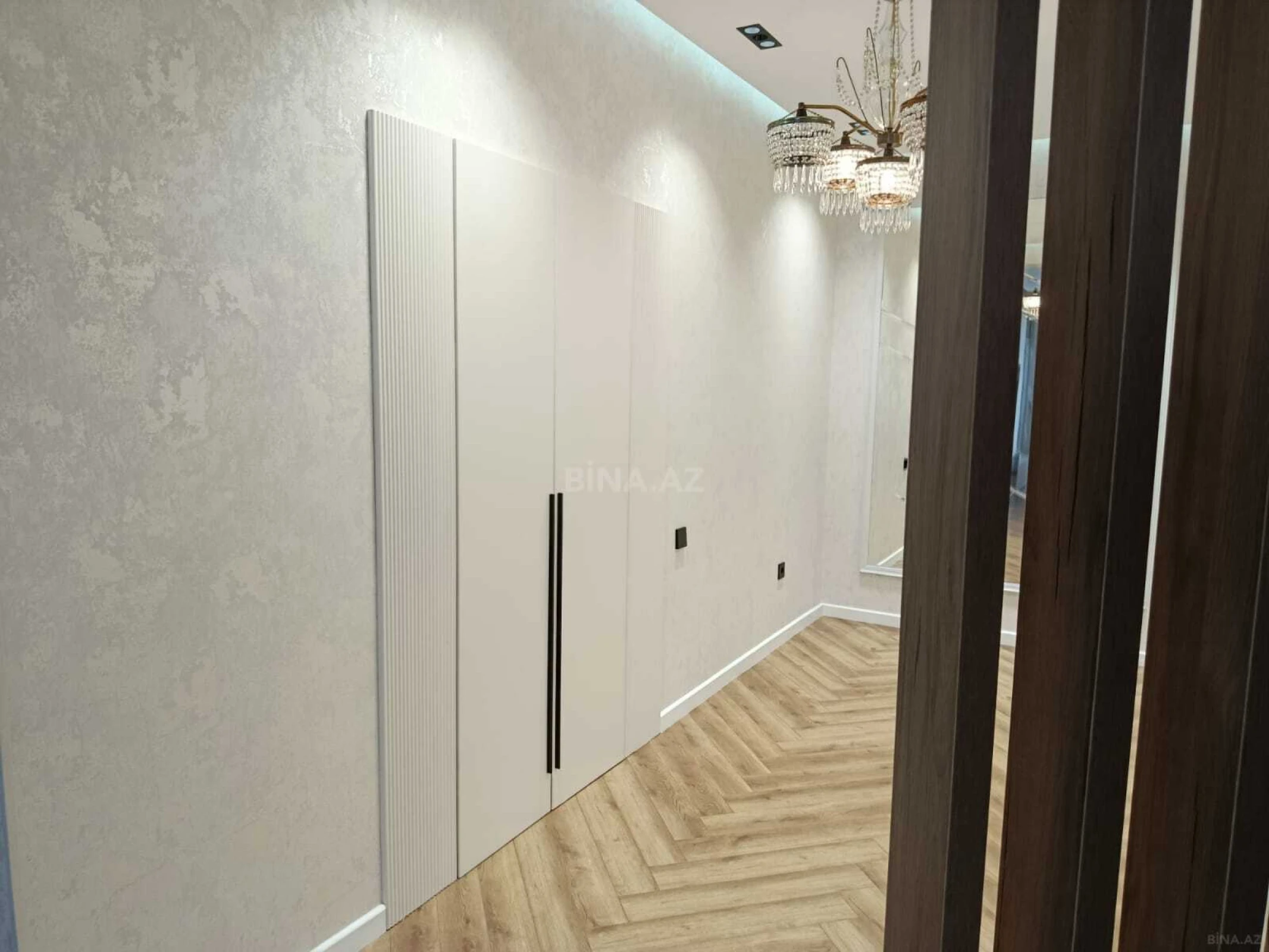 Satılır 3 otaqlı mənzil 120 m²