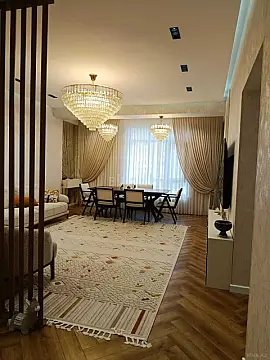Satılır 3 otaqlı mənzil 120 m²