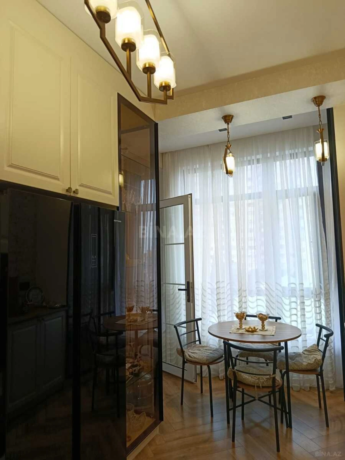 Satılır 3 otaqlı mənzil 120 m²