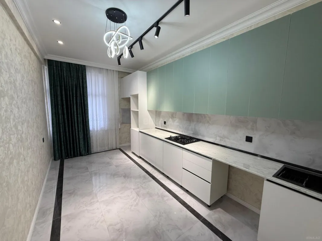 Satılır 3 otaqlı mənzil 110 m²