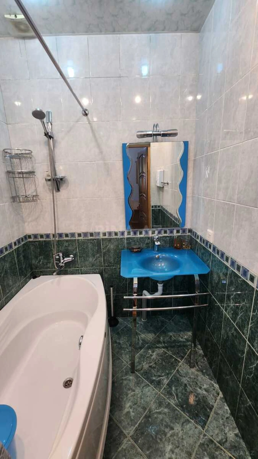 Kirayə verilir 2 otaqlı mənzil 80 m²