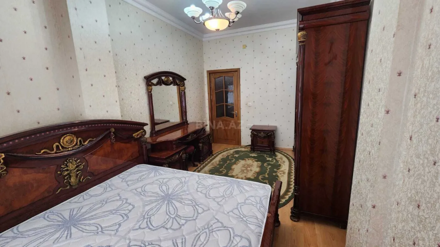 Kirayə verilir 2 otaqlı mənzil 80 m²