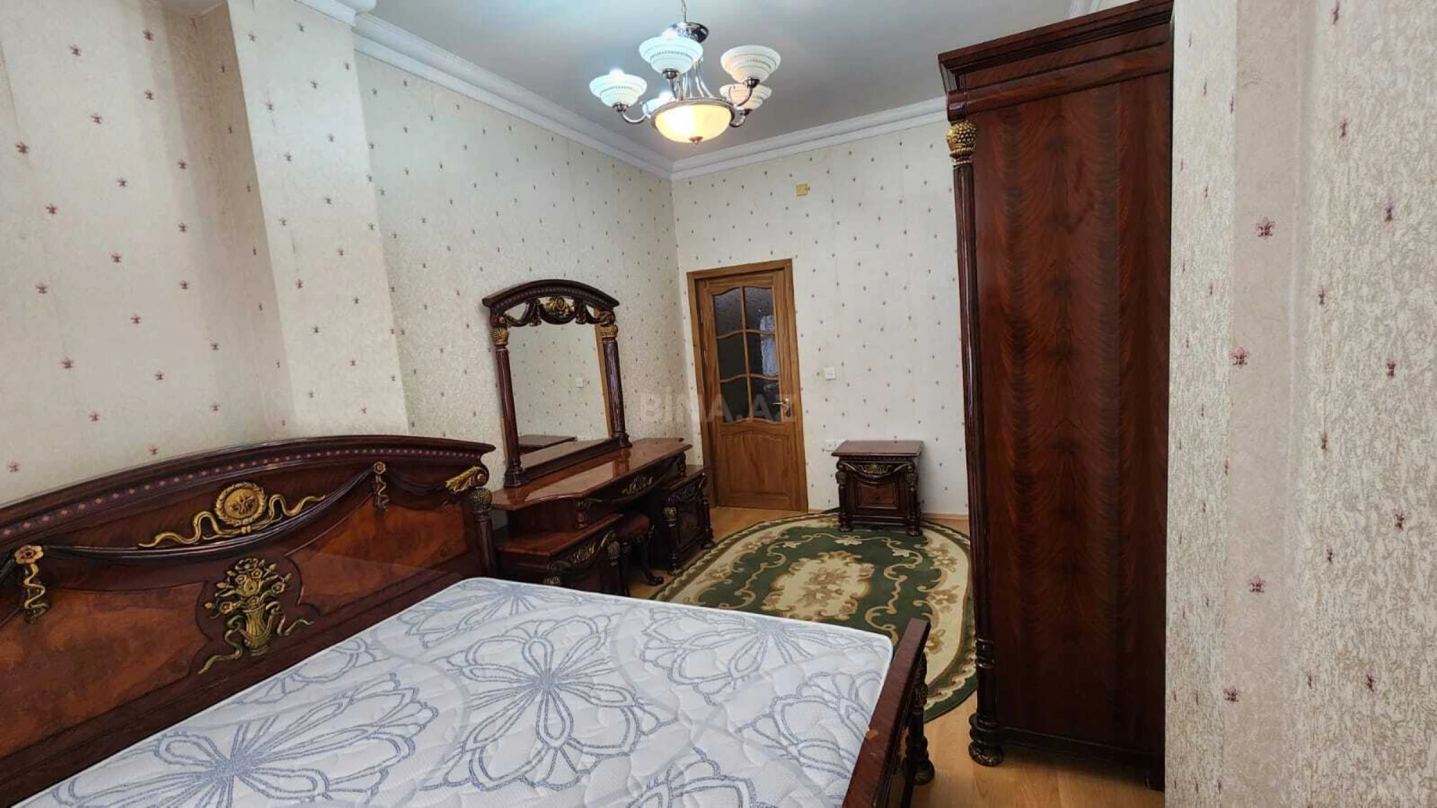 Kirayə verilir 2 otaqlı mənzil 80 m²