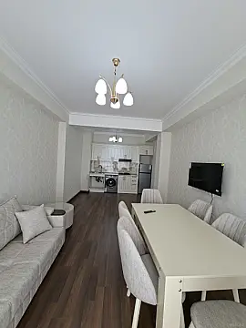 Kirayə verilir 2 otaqlı mənzil 75 m²