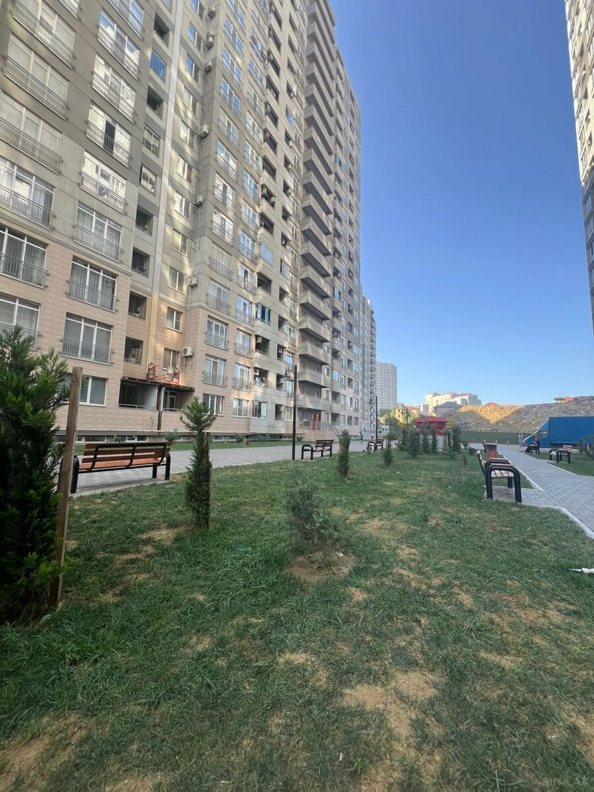 Kirayə verilir 2 otaqlı mənzil 75 m²