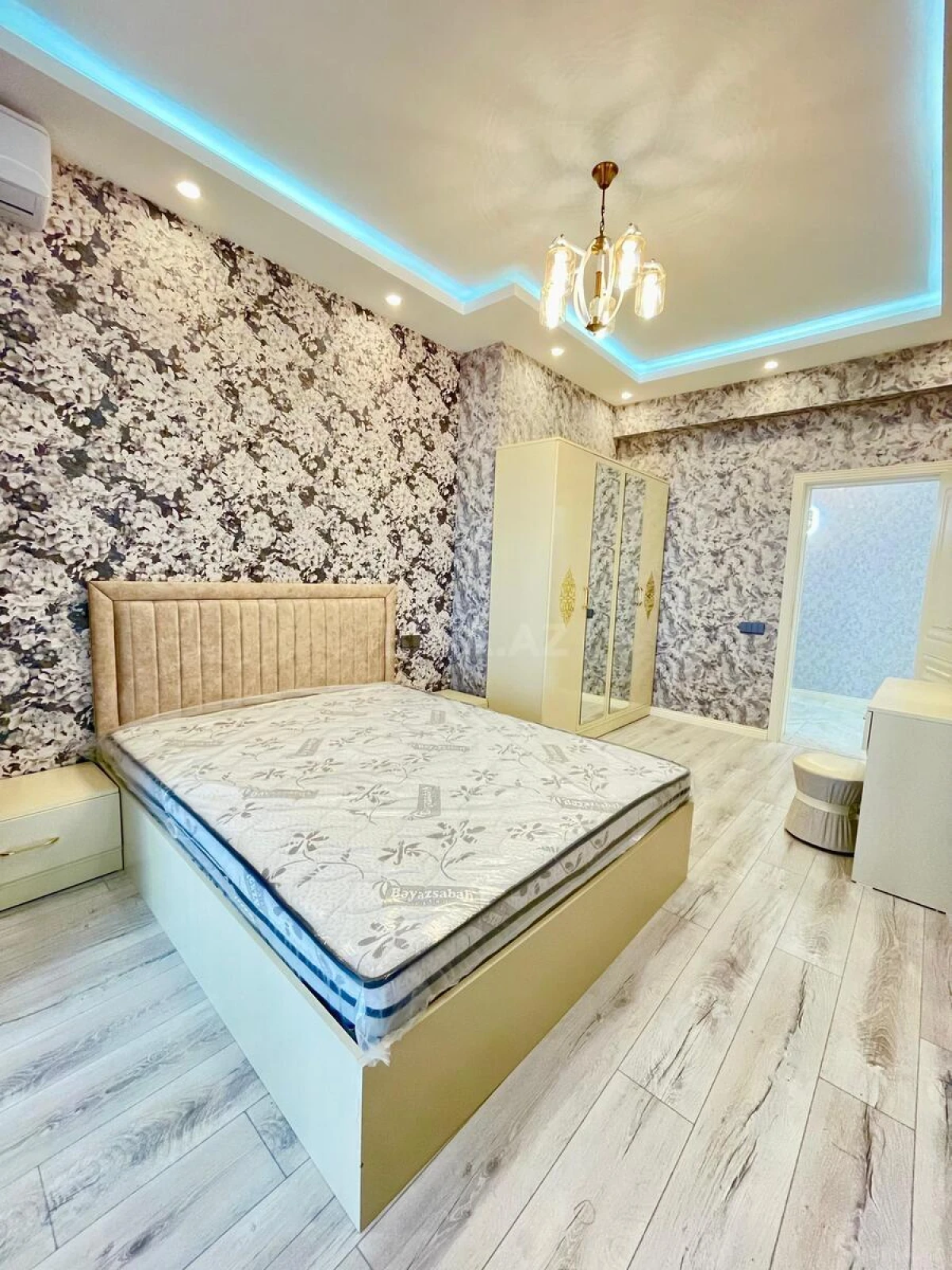 Kirayə verilir 3 otaqlı mənzil 125 m²