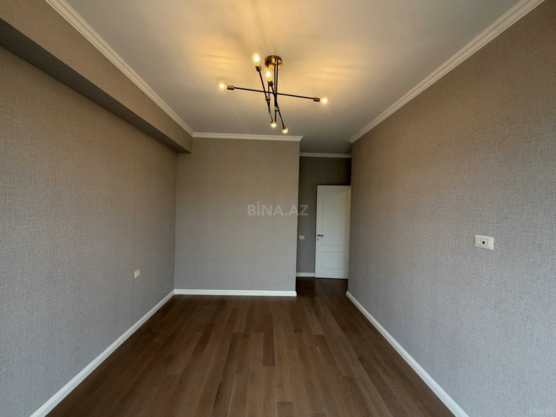 Satılır 3 otaqlı mənzil 96 m²