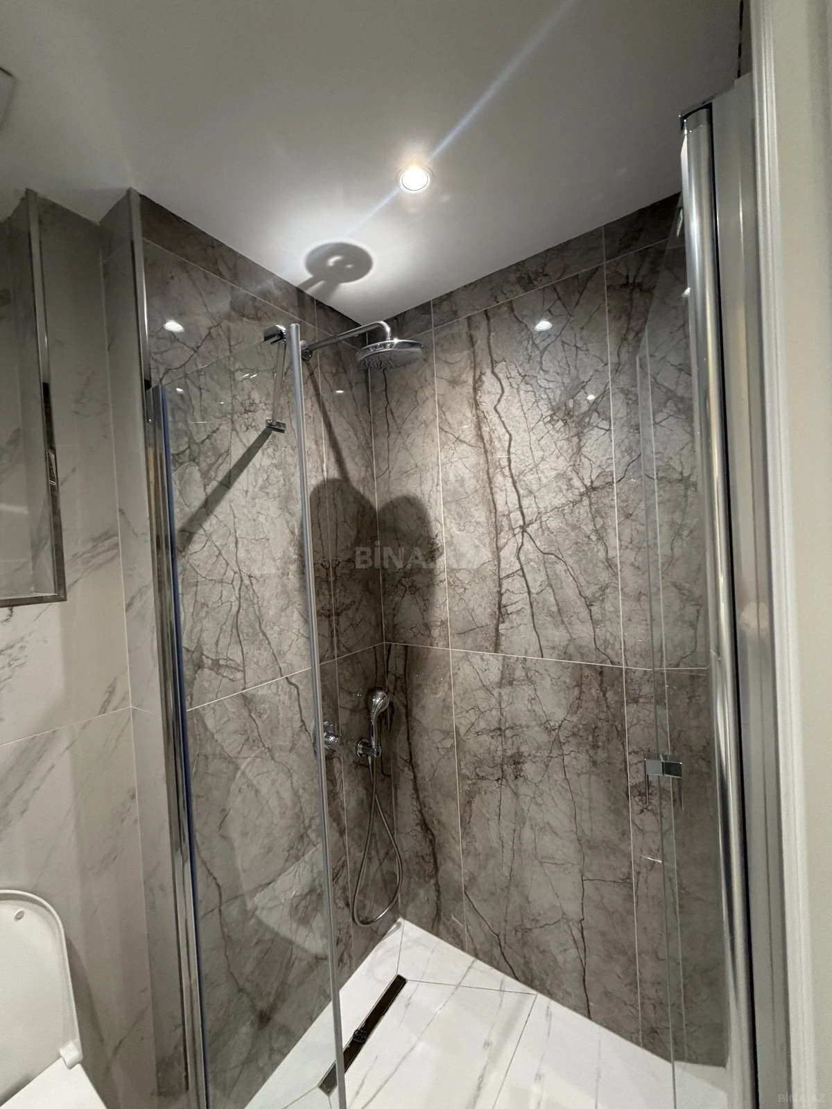 Satılır 3 otaqlı mənzil 96 m²