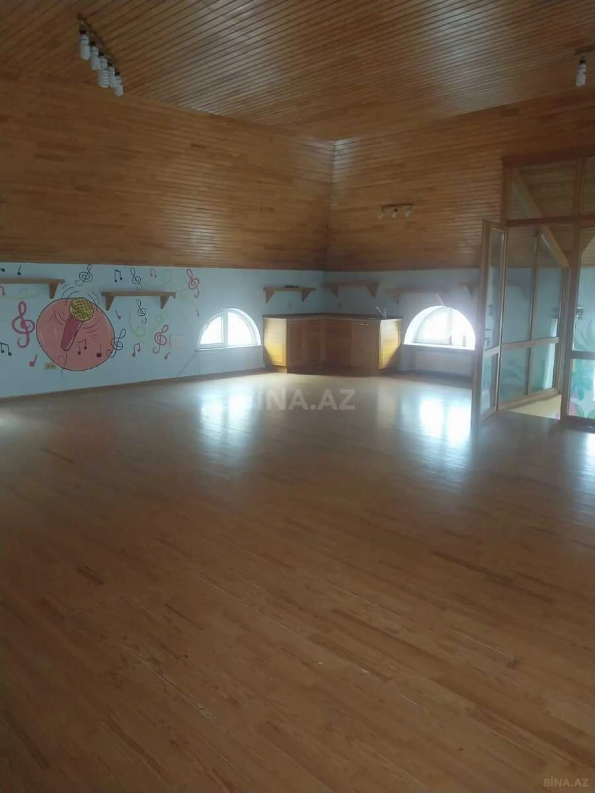 Satılır 6 otaqlı həyət evi 400 m²