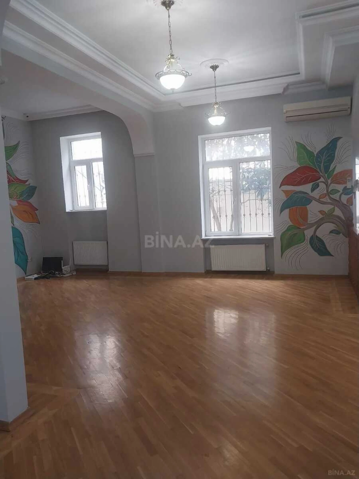 Satılır 6 otaqlı həyət evi 400 m²