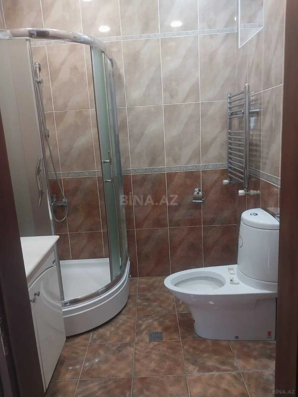 Satılır 6 otaqlı həyət evi 400 m²