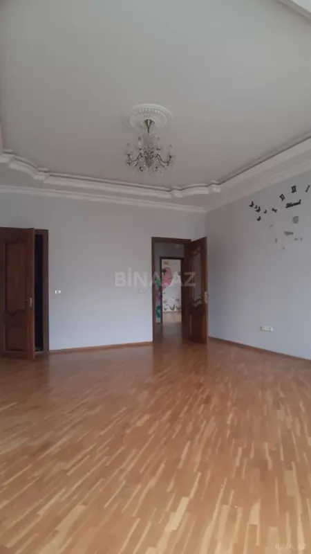 Satılır 6 otaqlı həyət evi 400 m²