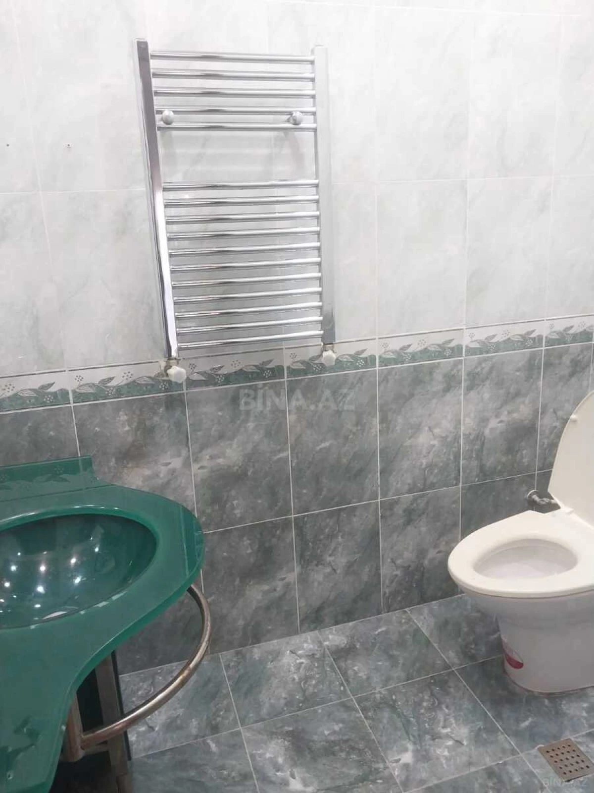 Satılır 6 otaqlı həyət evi 400 m²