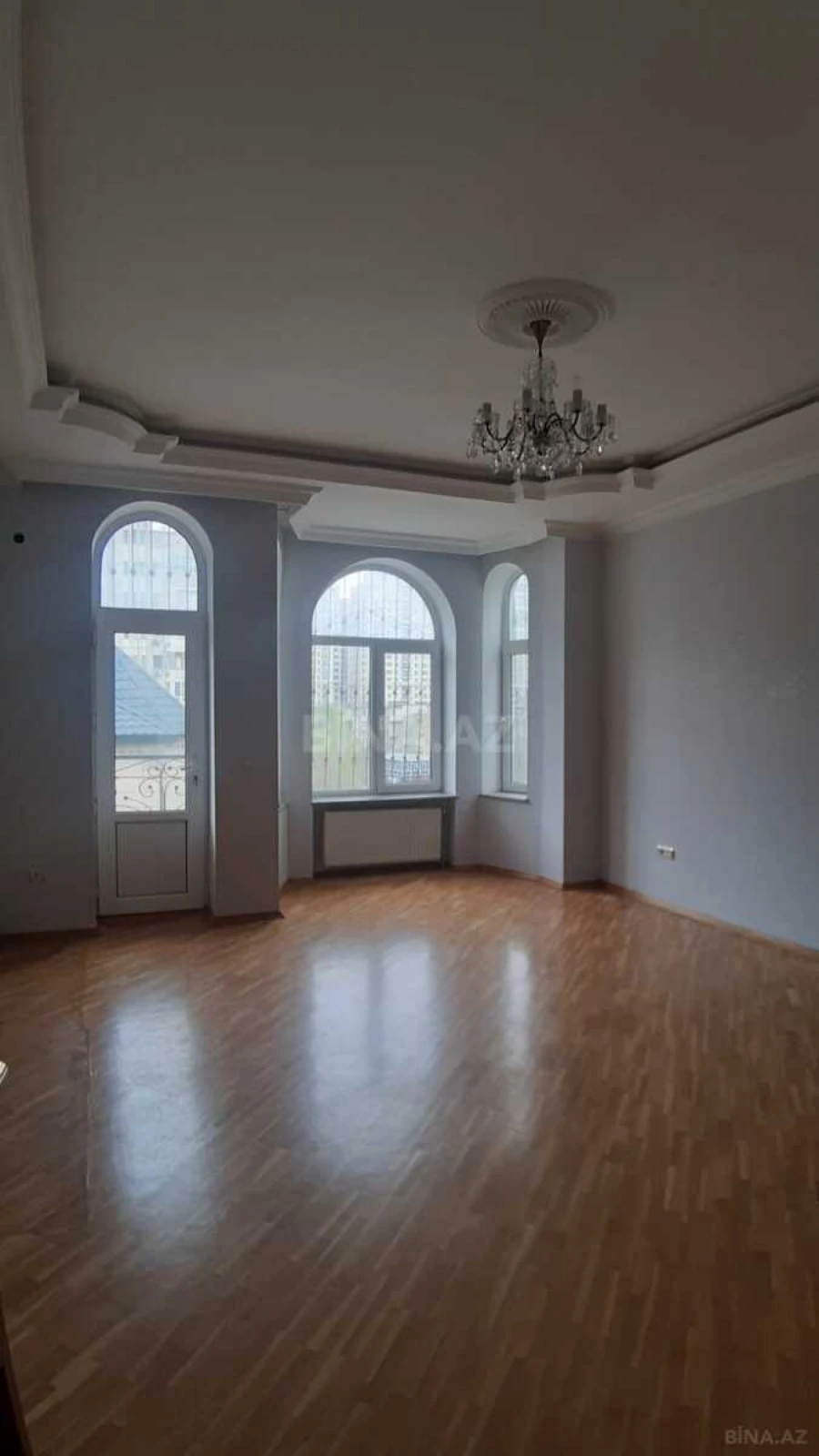 Satılır 6 otaqlı həyət evi 400 m²