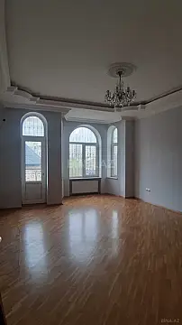Satılır 6 otaqlı həyət evi 400 m²