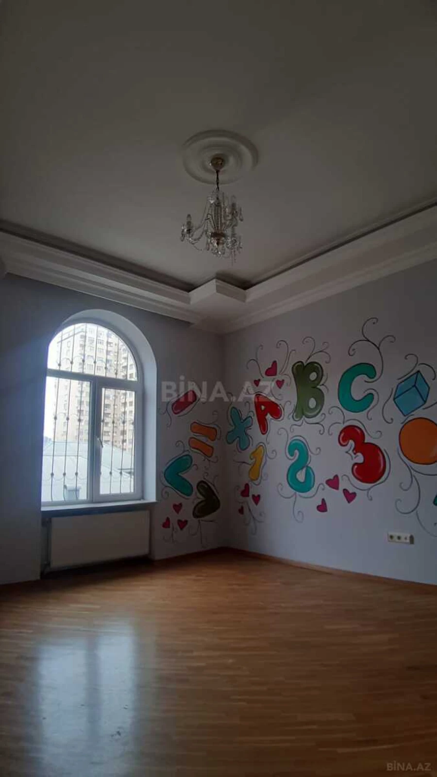 Satılır 6 otaqlı həyət evi 400 m²