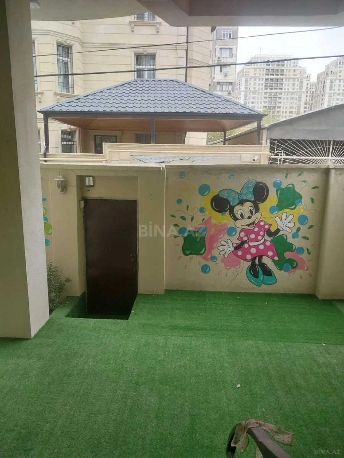 Satılır 6 otaqlı həyət evi 400 m²