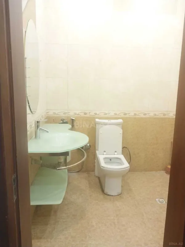 Satılır 6 otaqlı həyət evi 400 m²