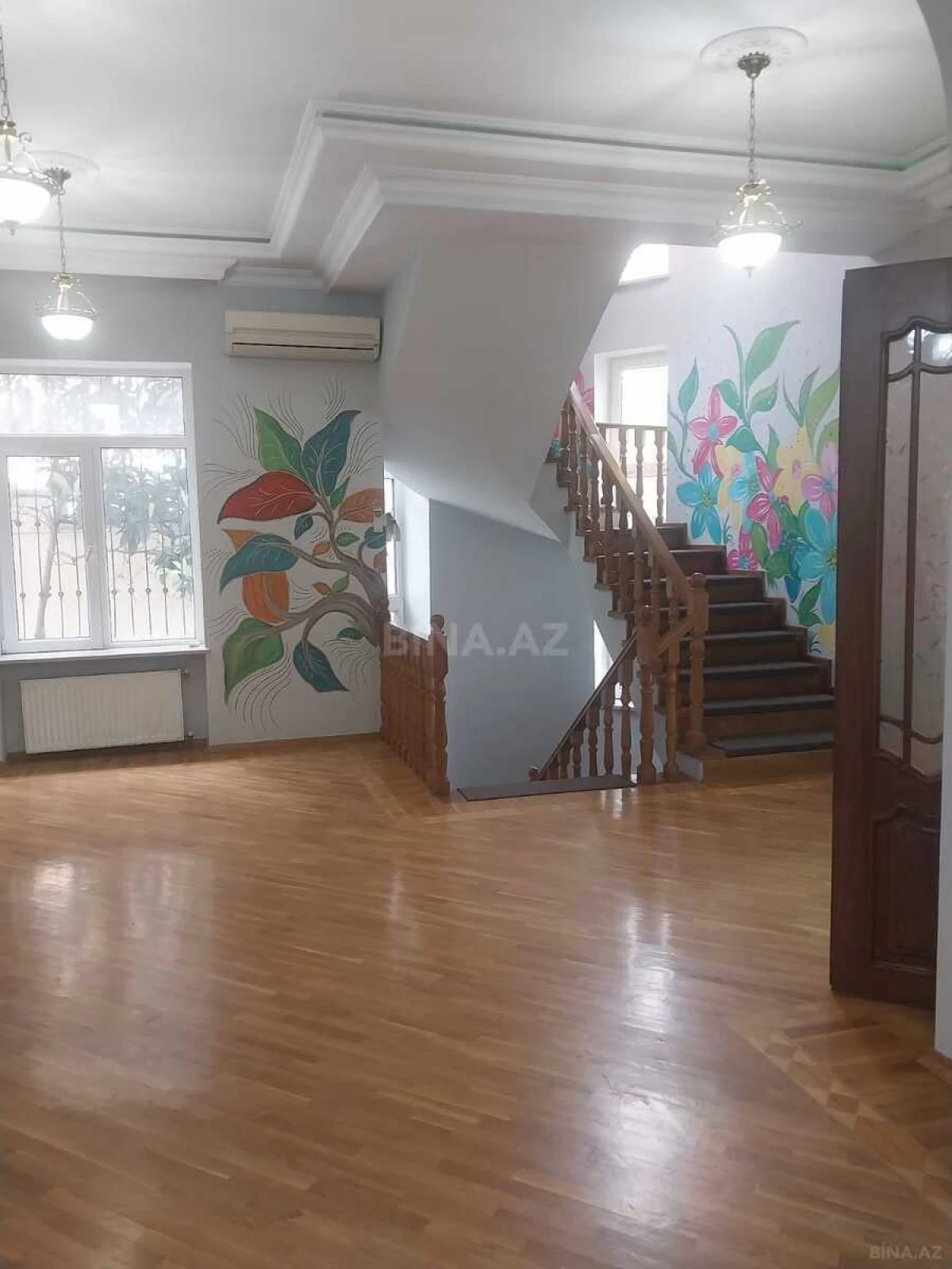 Satılır 6 otaqlı həyət evi 400 m²