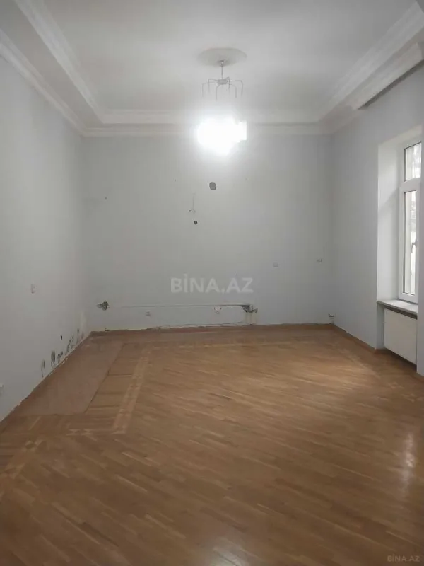 Satılır 6 otaqlı həyət evi 400 m²